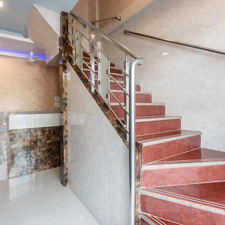Hotel Golden Galaxy Мумбай Екстериор снимка