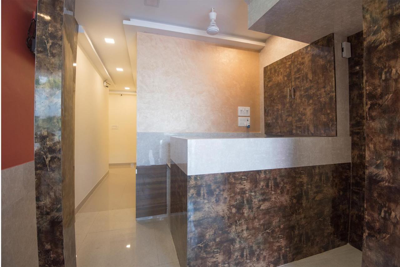 Hotel Golden Galaxy Мумбай Екстериор снимка
