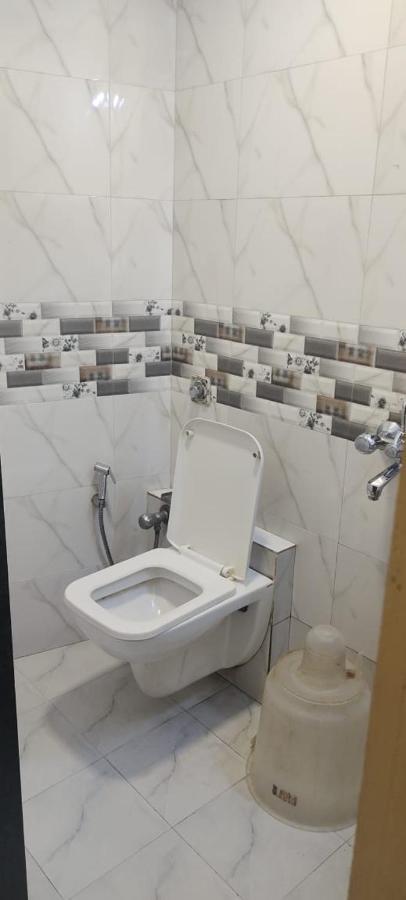 Hotel Golden Galaxy Мумбай Екстериор снимка
