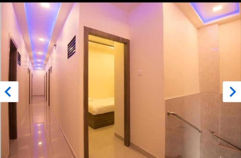 Hotel Golden Galaxy Мумбай Екстериор снимка